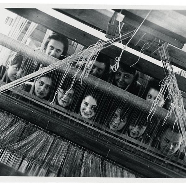 Taller textil y sus mujeres, Bauhaus, fotografía de Katt Both.